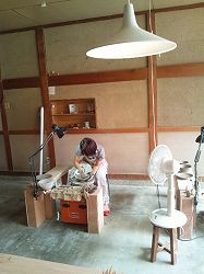 s-201208　工房にて.jpg