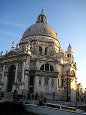 3763003_929808504_209large.jpg