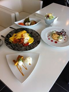 s-cafe non diario omuraisu.jpg