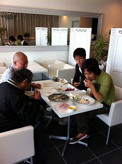 s-cafe non diario staff.jpg